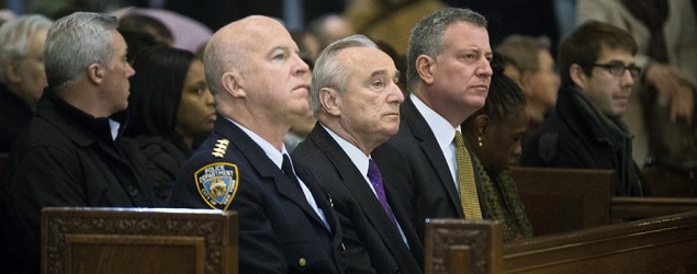 NYPD chief: 'I don't support' turning backs on mayor. (AP)
